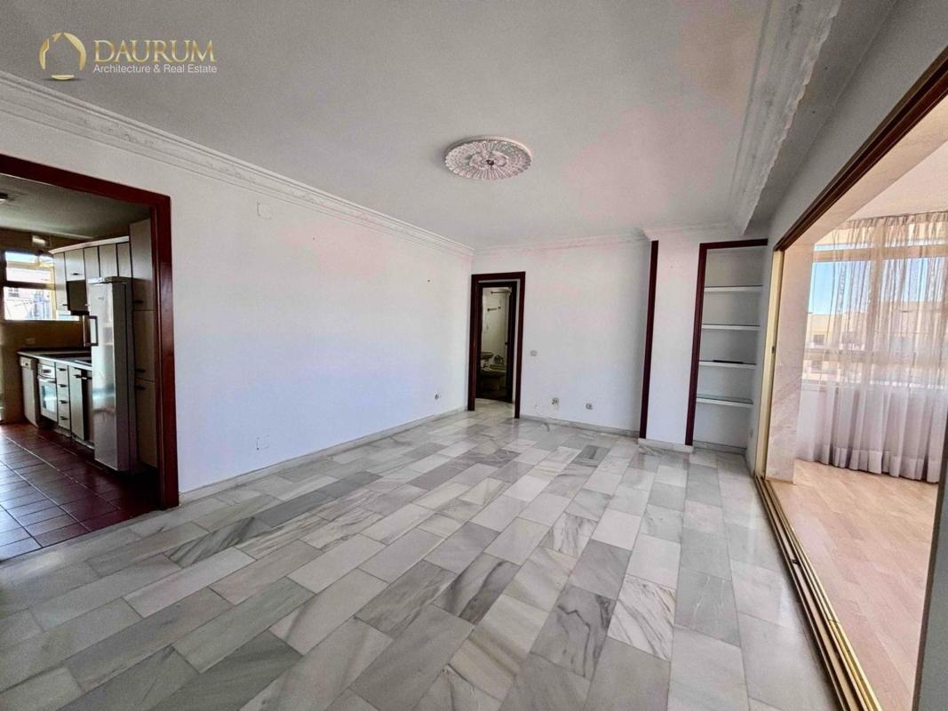 Sale of apartment in Piso en Calle Jacinto Benavente, Zona Puerto Deportivo, Fuengirola, Fuengirola
photo 4