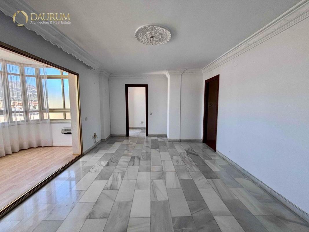 Sale of apartment in Piso en Calle Jacinto Benavente, Zona Puerto Deportivo, Fuengirola, Fuengirola
photo 5