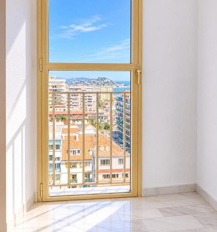 Sprzedaż mieszkania w Piso en Calle Jacinto Benavente, Zona Puerto Deportivo, Fuengirola, Fuengirola
 photo 4