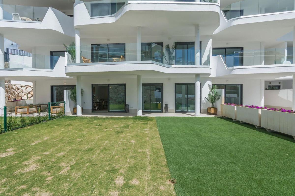 Venta de piso en Piso en Calle Leticia, El Higuerón, Fuengirola, Fuengirola
photo 1