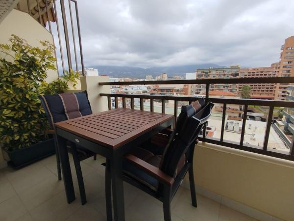 Venta de piso en Piso en Calle Pintor Nogales, Zona Puerto Deportivo, Fuengirola, Fuengirola
 photo 2