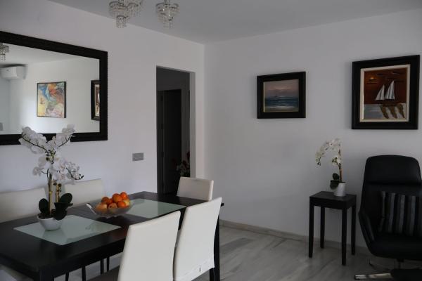 Venta de piso en Piso en Calle Pintor Nogales, Zona Puerto Deportivo, Fuengirola, Fuengirola
 photo 4