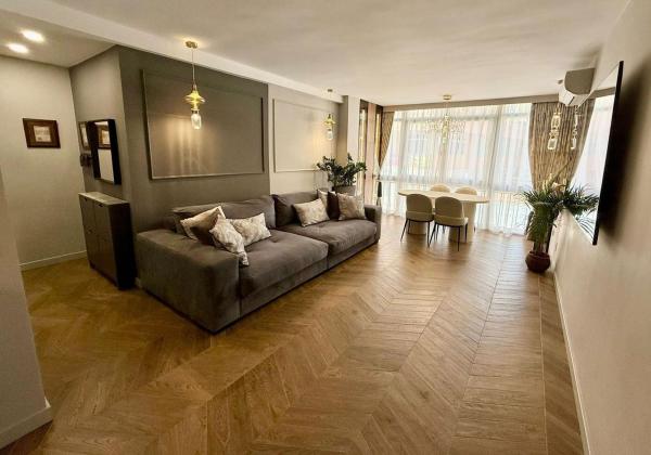 Venta de piso en Piso en Avenida Ramón y Cajal, Zona Puerto Deportivo, Fuengirola, Fuengirola
 photo 2
