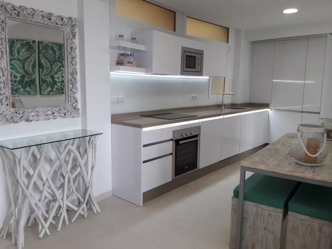 Venta de piso en Piso en Paseo Marítimo Rey de España, 66, Playa de los Boliches, Fuengirola, Fuengirola
photo 2