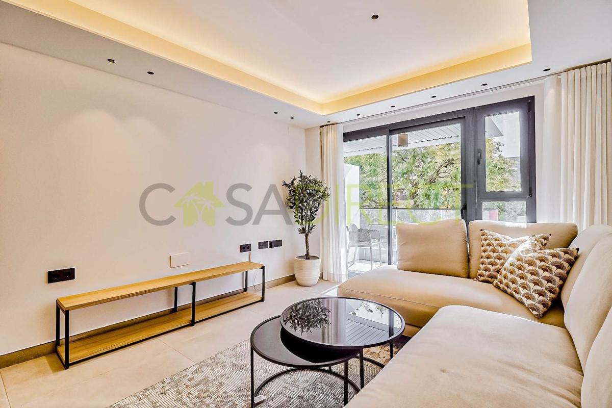 Продажа квартиры на Piso en Avenida Condes de San Isidro, Zona Puerto Deportivo, Fuengirola, Фуэнхирола
photo 2
