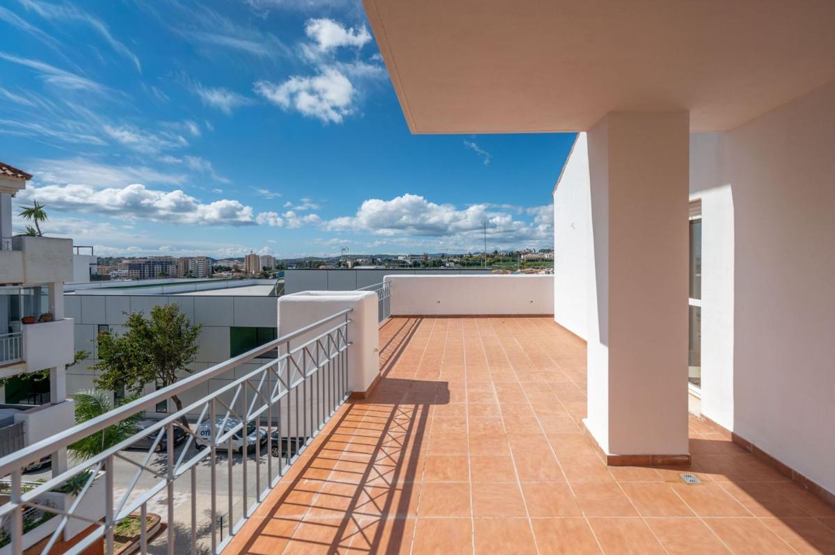 Venta de piso en Piso en Calle Artemisa, 2, Los Pacos, Fuengirola, Fuengirola
photo 1