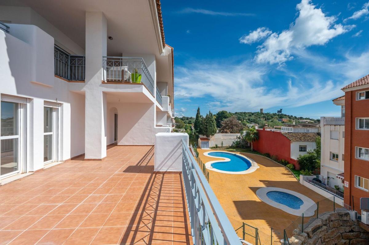 Venta de piso en Piso en Calle Artemisa, 2, Los Pacos, Fuengirola, Fuengirola
photo 2