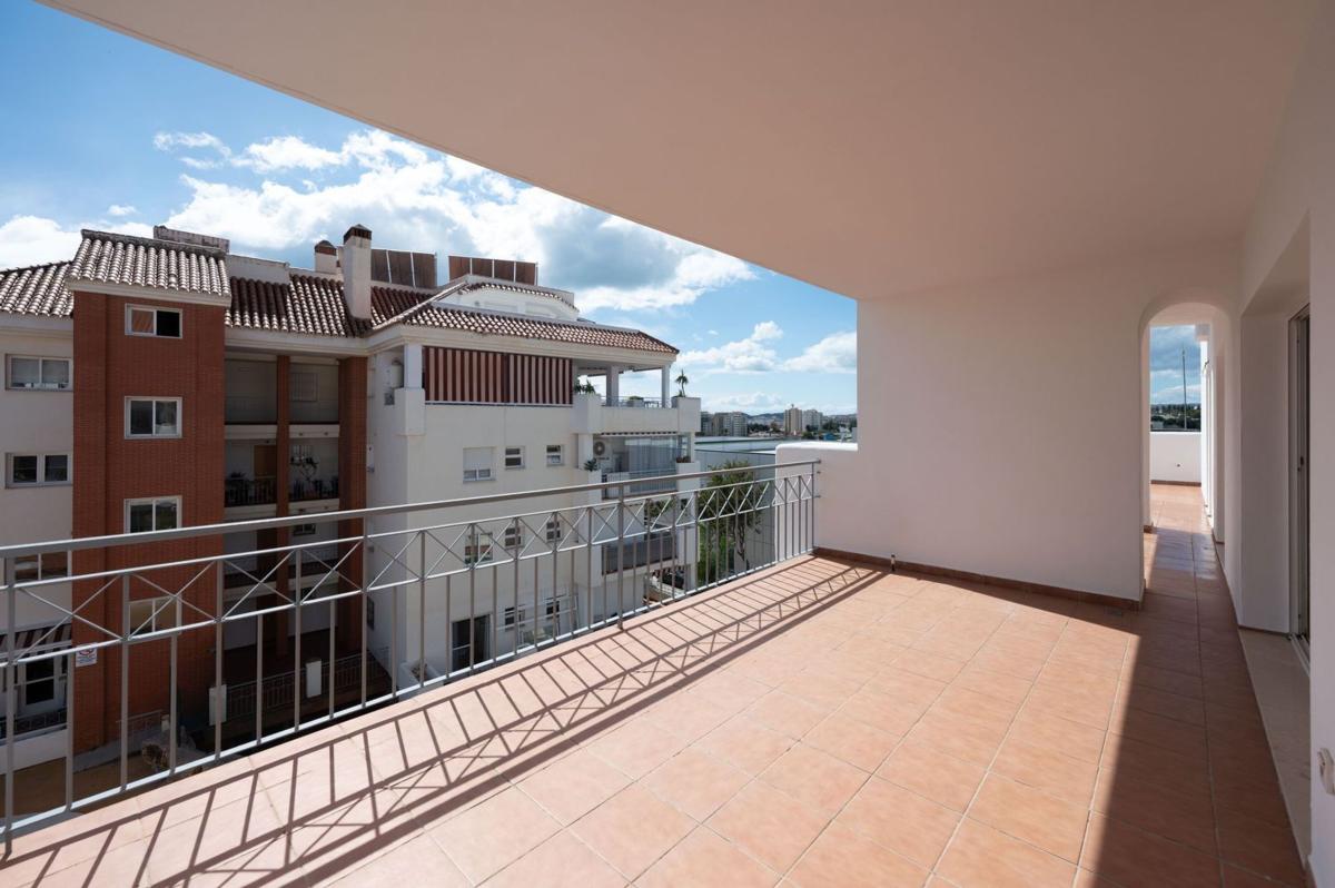 Venta de piso en Piso en Calle Artemisa, 2, Los Pacos, Fuengirola, Fuengirola
photo 3