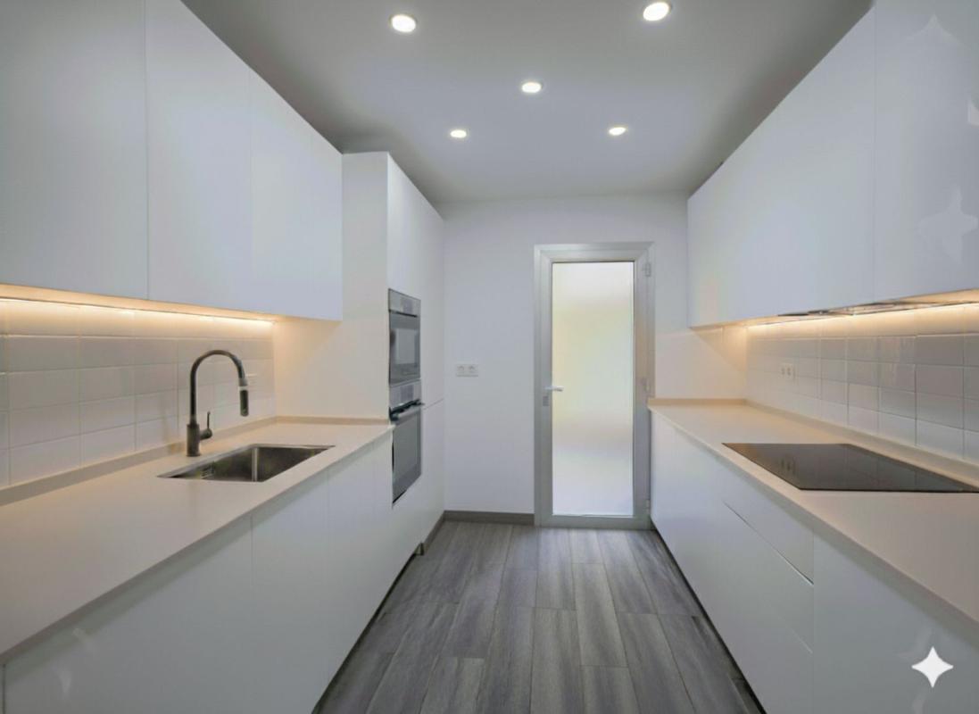 Venta de piso en Piso en Av Salinas De Las, Los Boliches, Fuengirola, Fuengirola
 photo 2