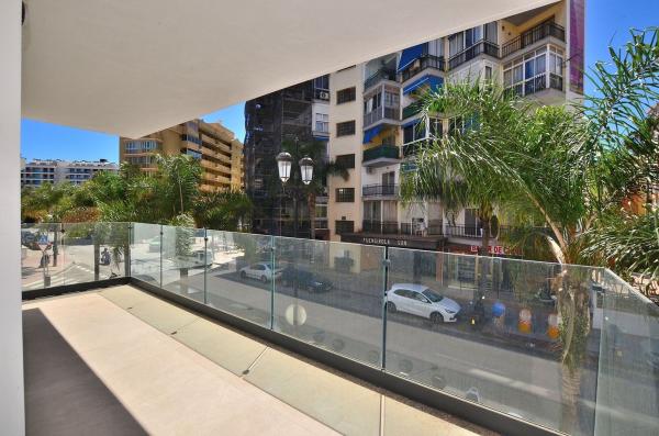 Venta de piso en Piso en Calle República Argentina, Zona Puerto Deportivo, Fuengirola, Fuengirola
thumbnail 2