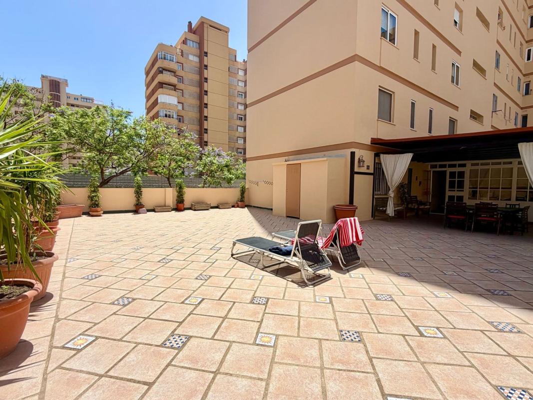 Venta de piso en Piso en Avenida Nuestro Padre Jesús Cautivo, 43, Los Boliches, Fuengirola, Fuengirola
 photo 3