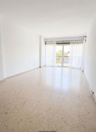 Sale of flat in Piso en Plaza de la Constitución, 16, Zona Puerto Deportivo, Fuengirola, Fuengirola
photo 1