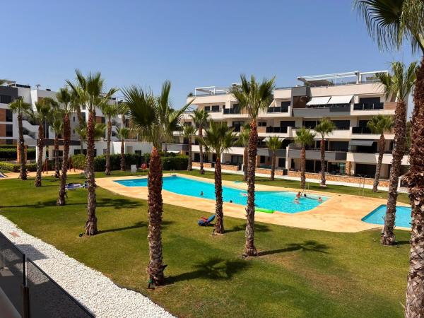 Sprzedaż mieszkania w Piso en Calle Lagos de Covadonga, 6, Zona Lago - Los Almendros, Orihuela, Orihuela
 photo 2
