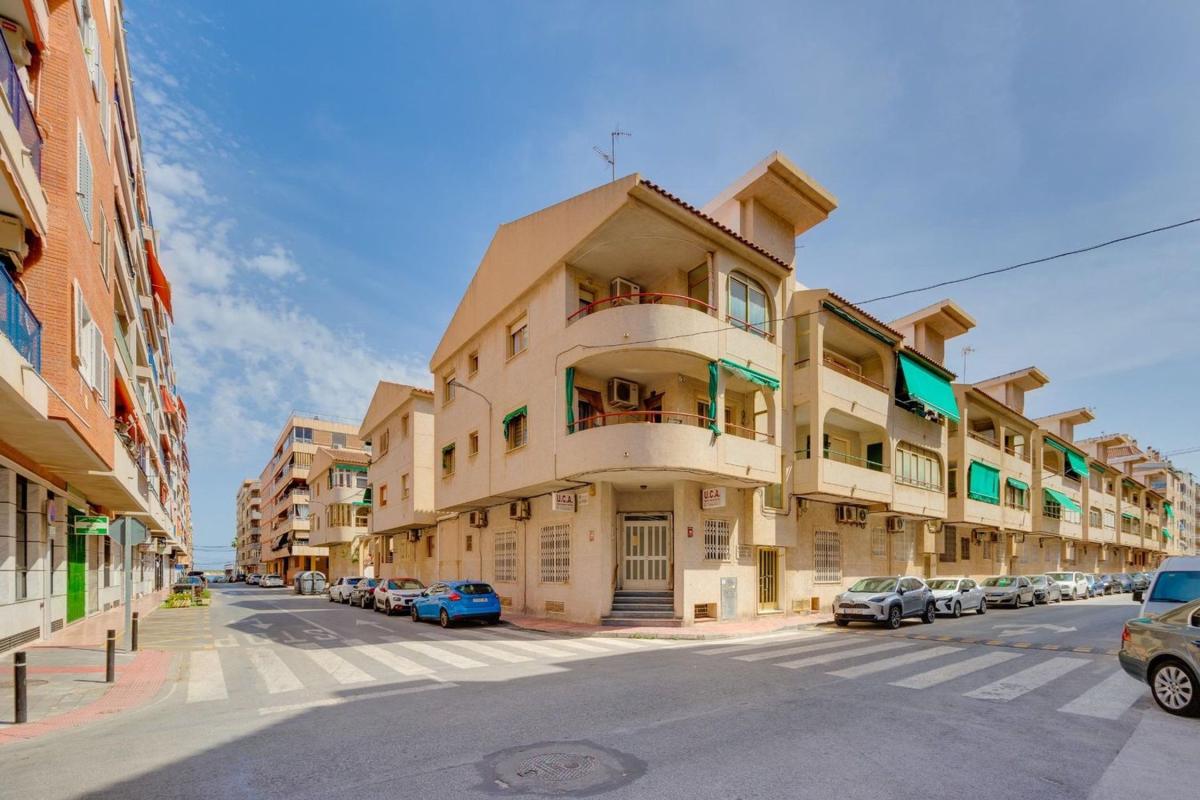 Venta de piso en Piso en Calle Rafal, El Acequión, Torrevieja, Torrevieja
photo 1