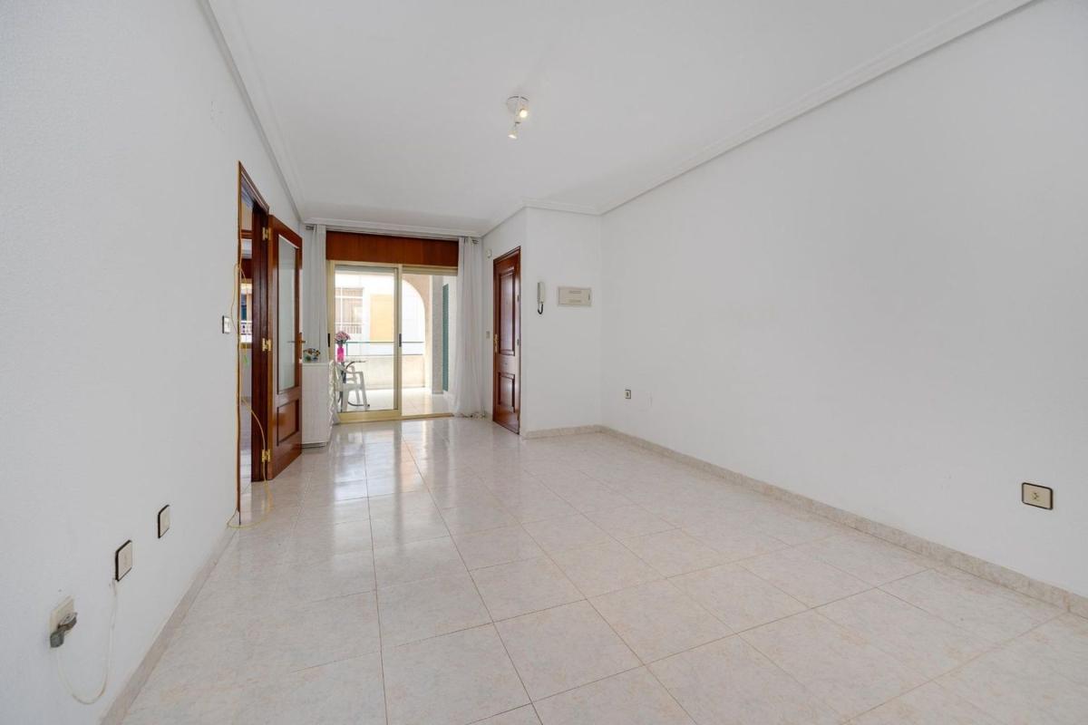 Venta de piso en Piso en Calle Rafal, El Acequión, Torrevieja, Torrevieja
photo 4