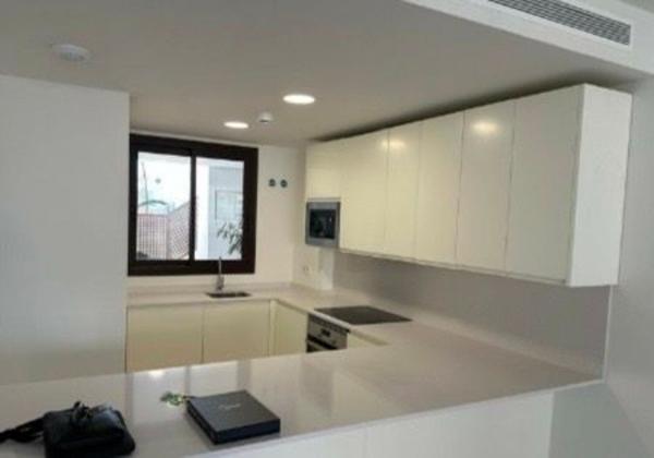 Venta de piso en Piso en Avenida 8 de Marzo, 2, El Higuerón, Fuengirola, Fuengirola
 photo 3