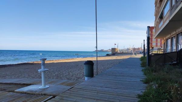 Venta de piso en Piso en Gaspar Perrelló, Torrevieja, Torrevieja
 photo 1