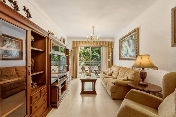 Venta de piso en Piso en Avenida Ramón y Cajal, 5, Zona Puerto Deportivo, Fuengirola, Fuengirola
thumbnail 2