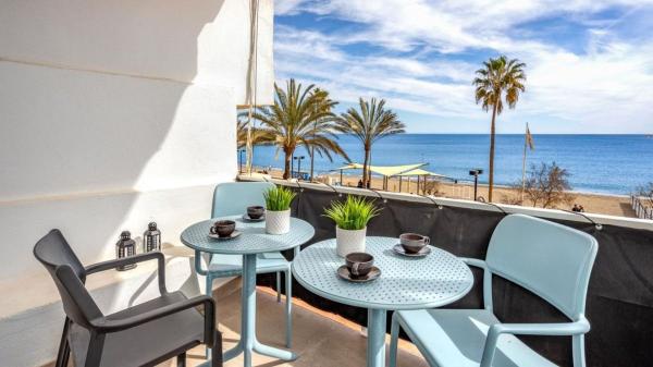 Venta de piso en Piso en Paseo Marítimo Rey de España, Zona Puerto Deportivo, Fuengirola, Fuengirola
thumbnail 1