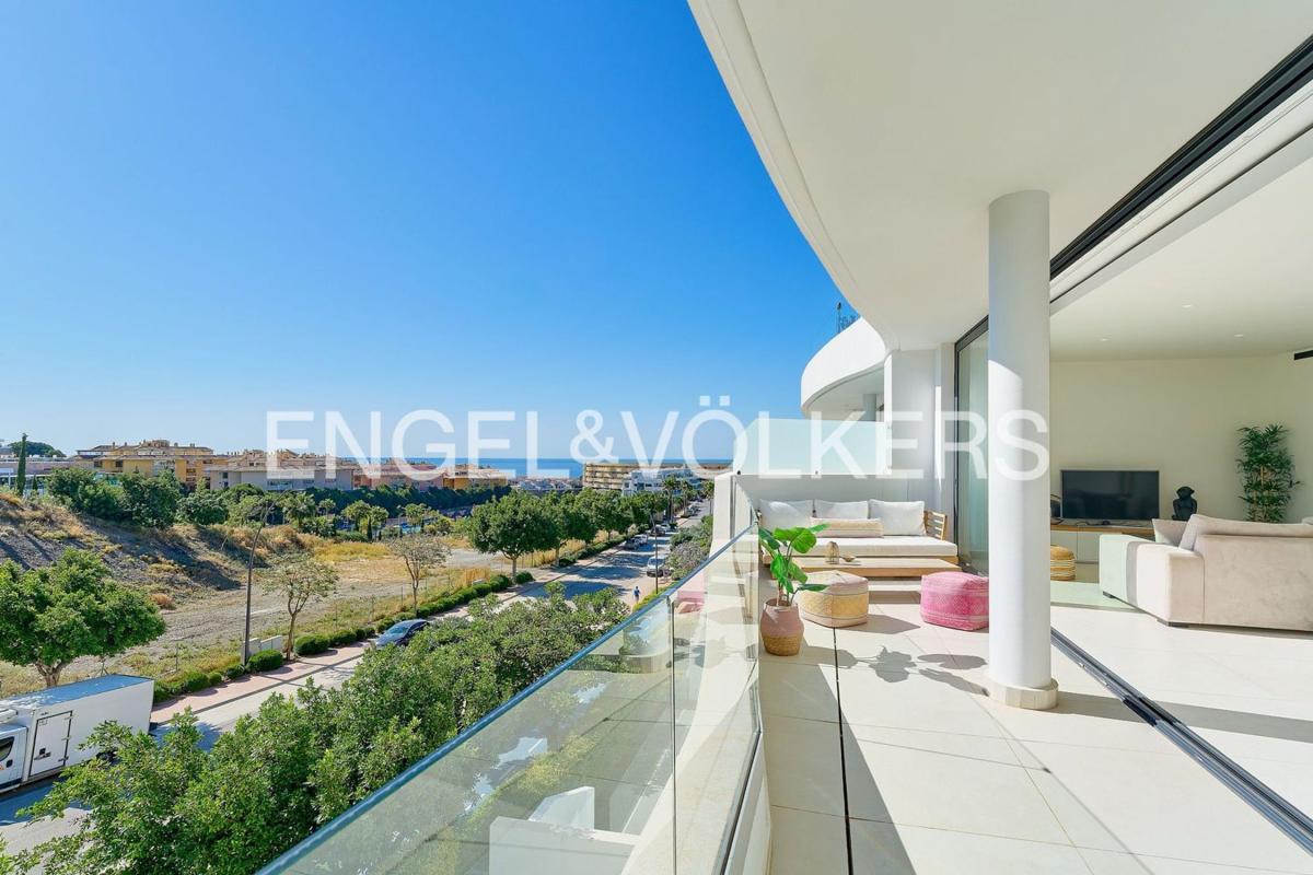 Venta de piso en Piso en Avenida 8 de Marzo, El Higuerón, Fuengirola, Fuengirola
photo 1