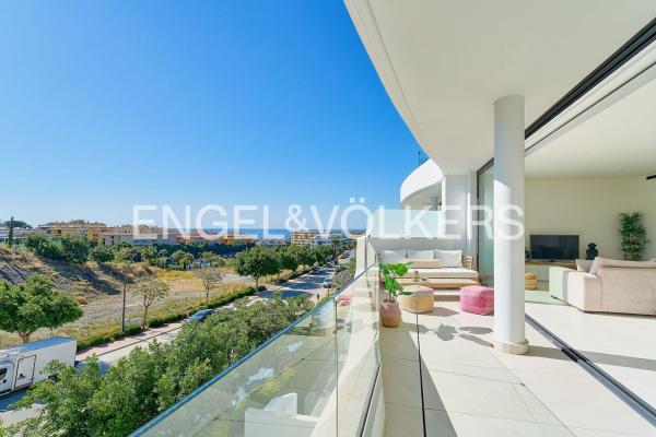 Venta de piso en Piso en Avenida 8 de Marzo, El Higuerón, Fuengirola, Fuengirola
photo 1