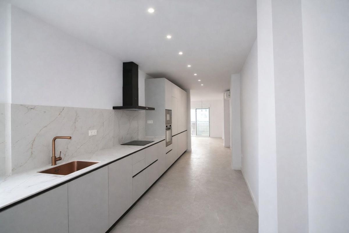 Venta de piso en Piso en Calle del Capitán, 3, Zona Puerto Deportivo, Fuengirola, Fuengirola
photo 4