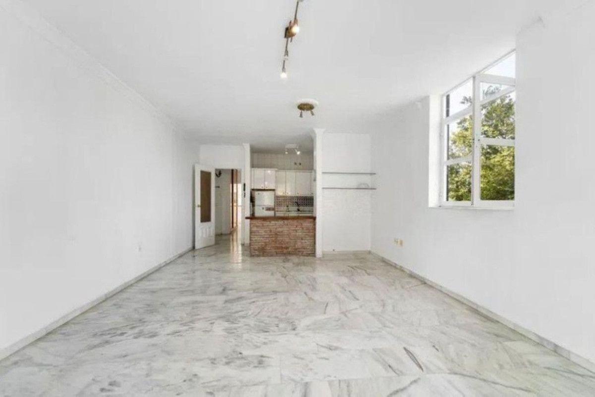 Venta de piso en Piso en Calle Churruca, 1, Zona Sohail, Fuengirola, Fuengirola
photo 1
