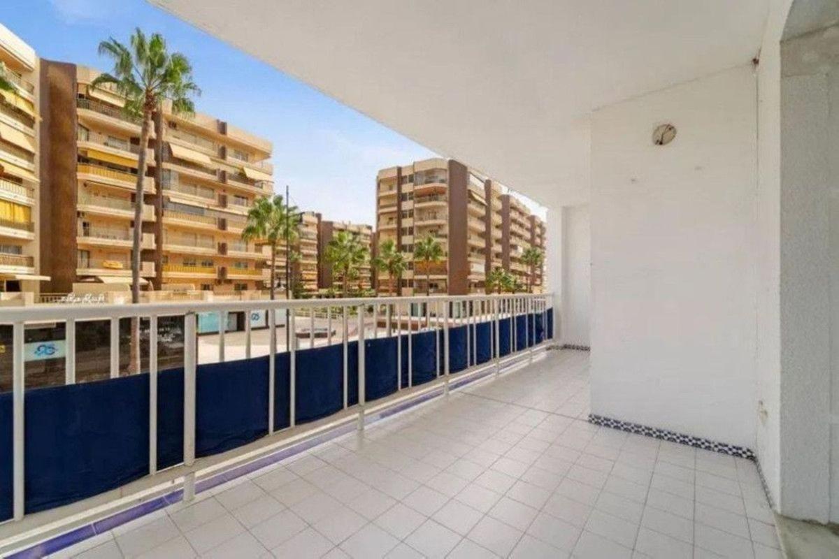 Venta de piso en Piso en Calle Churruca, 1, Zona Sohail, Fuengirola, Fuengirola
photo 4
