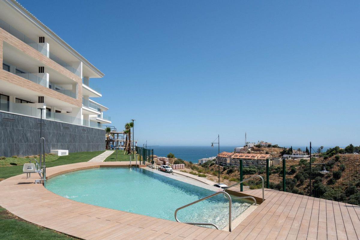 Venta de piso en Piso en Avenida 8 de Marzo, El Higuerón, Fuengirola, Fuengirola
photo 3