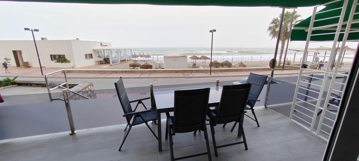 Venta de piso en Piso en Paseo Marítimo Rey de España, Las Gaviotas, Fuengirola, Fuengirola
photo 2