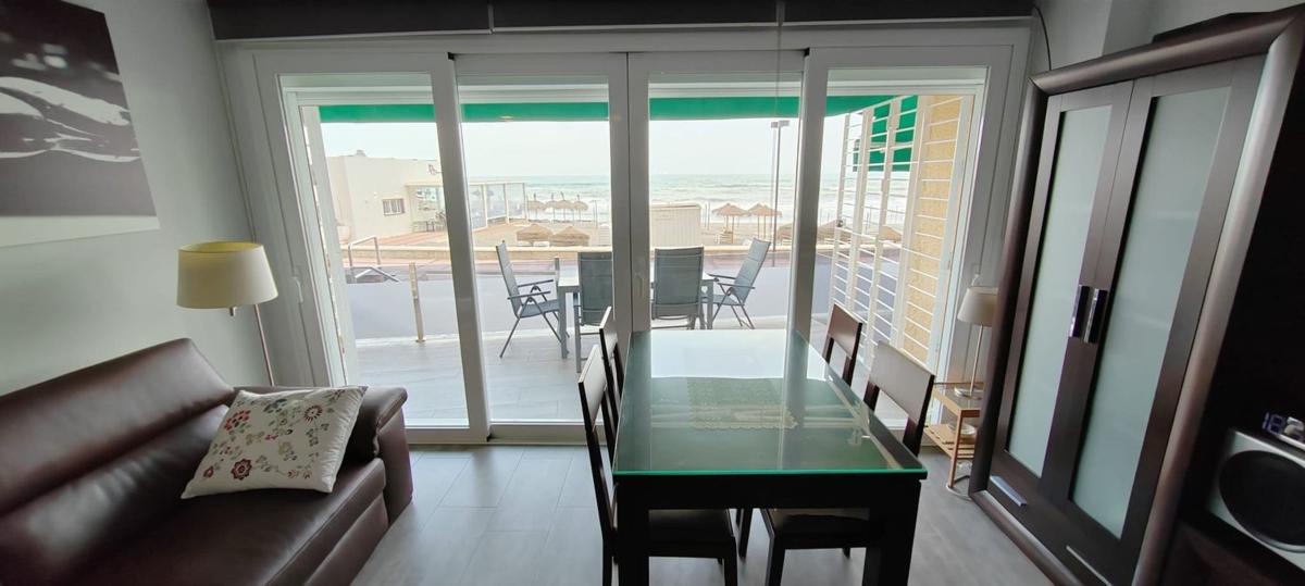 Venta de piso en Piso en Paseo Marítimo Rey de España, Las Gaviotas, Fuengirola, Fuengirola
photo 3
