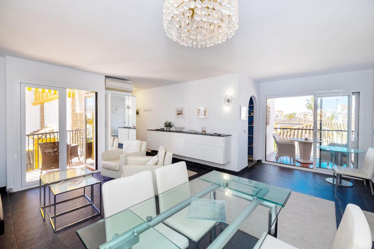 Продажа квартиры на Piso en Calle Maestra Ángeles Aspiazu, Centro Ciudad, Fuengirola, Фуэнхирола
photo 2