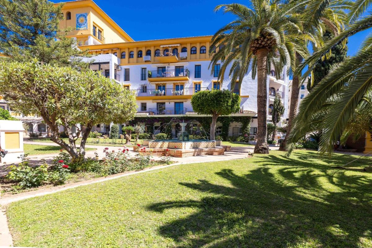 Продажа квартиры на Piso en Calle Maestra Ángeles Aspiazu, Centro Ciudad, Fuengirola, Фуэнхирола
photo 4