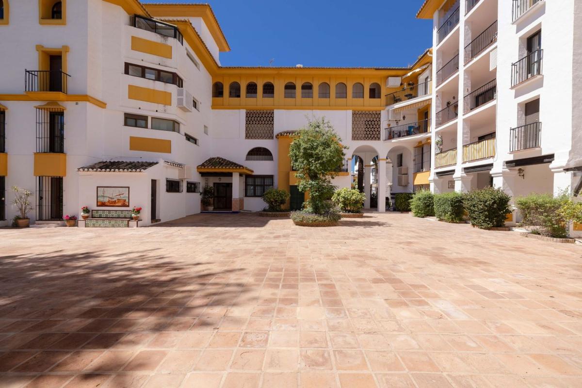 Продажа квартиры на Piso en Calle Maestra Ángeles Aspiazu, Centro Ciudad, Fuengirola, Фуэнхирола
photo 5
