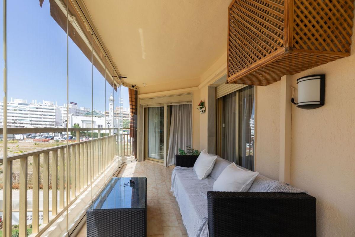 Venta de piso en Piso en Zona Sohail, Fuengirola, Fuengirola
photo 2