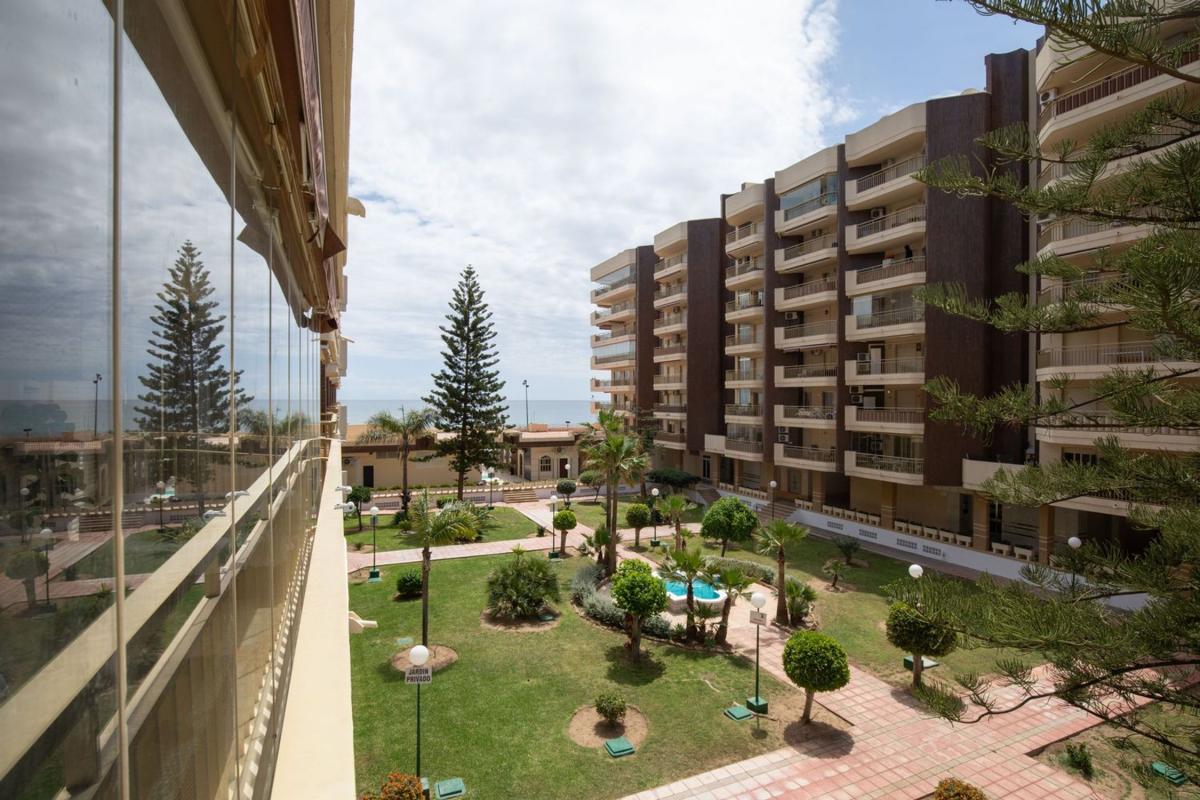 Venta de piso en Piso en Zona Sohail, Fuengirola, Fuengirola
photo 3