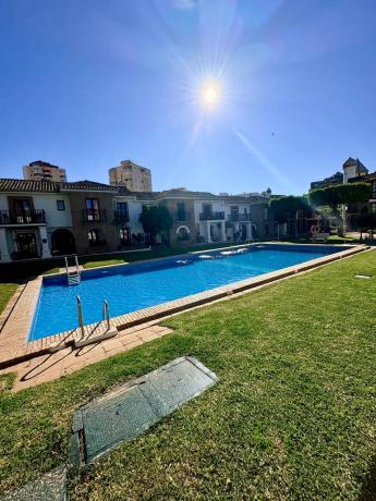 Venta de piso en Piso en Paseo Jesús Santos Rein s/n, Zona Puerto Deportivo, Fuengirola, Fuengirola
 photo 3