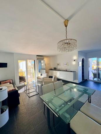 Venta de piso en Piso en Paseo Jesús Santos Rein s/n, Zona Puerto Deportivo, Fuengirola, Fuengirola
 photo 4