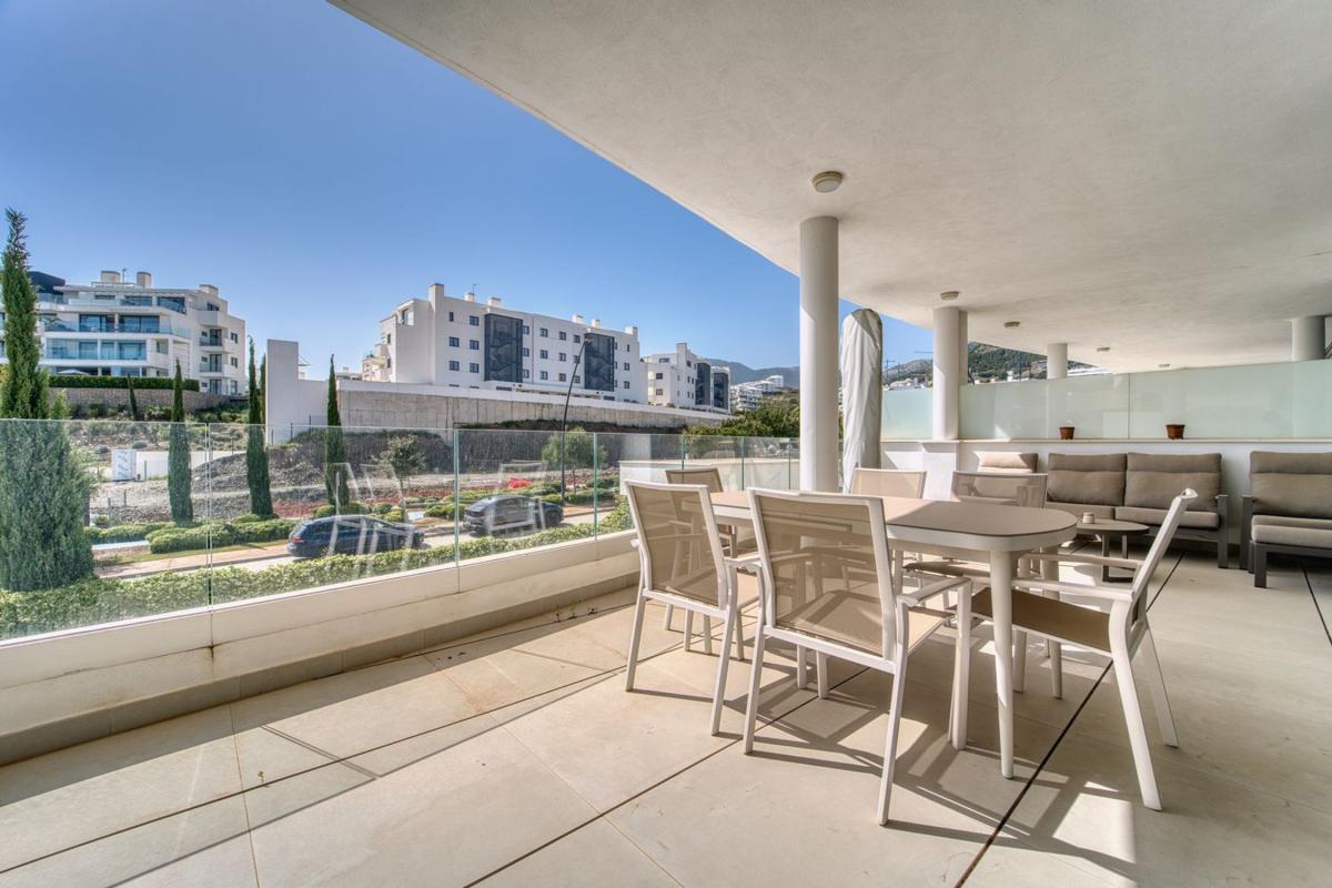 Venta de piso en Piso en Avenida 8 de Marzo s/n, El Higuerón, Fuengirola, Fuengirola
photo 2