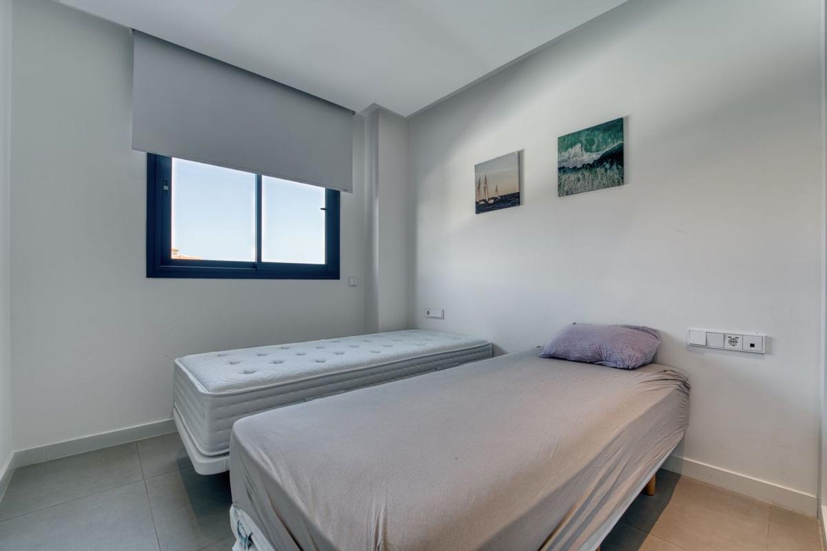 Venta de piso en Piso en Avenida 8 de Marzo s/n, El Higuerón, Fuengirola, Fuengirola
photo 5