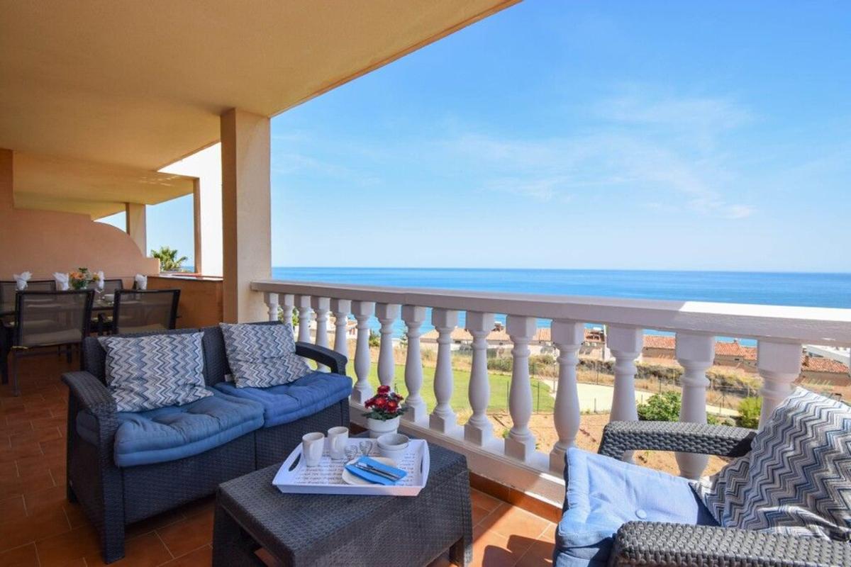 Venta de piso en Piso en Calle Sierra de Cazorla, 3, Las Gaviotas, Fuengirola, Fuengirola
photo 2