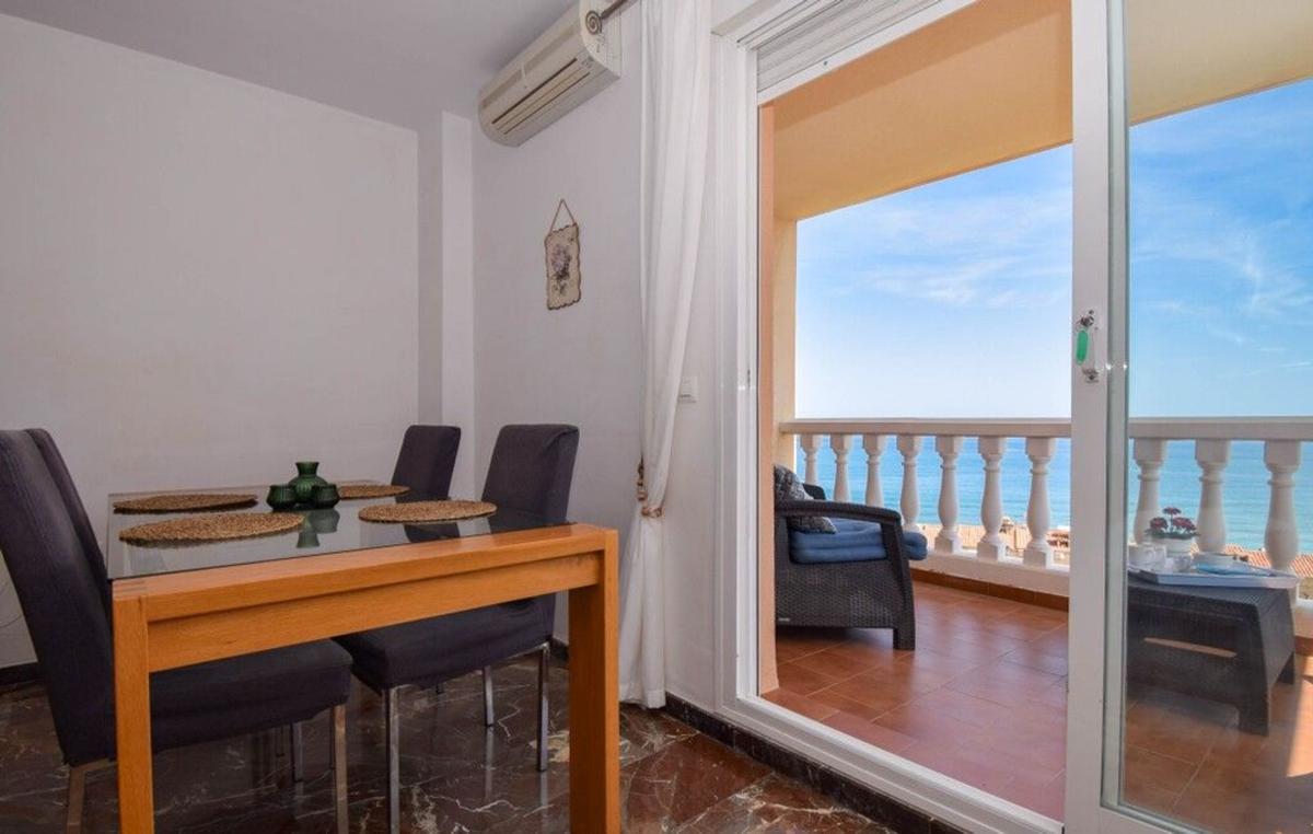 Venta de piso en Piso en Calle Sierra de Cazorla, 3, Las Gaviotas, Fuengirola, Fuengirola
photo 3