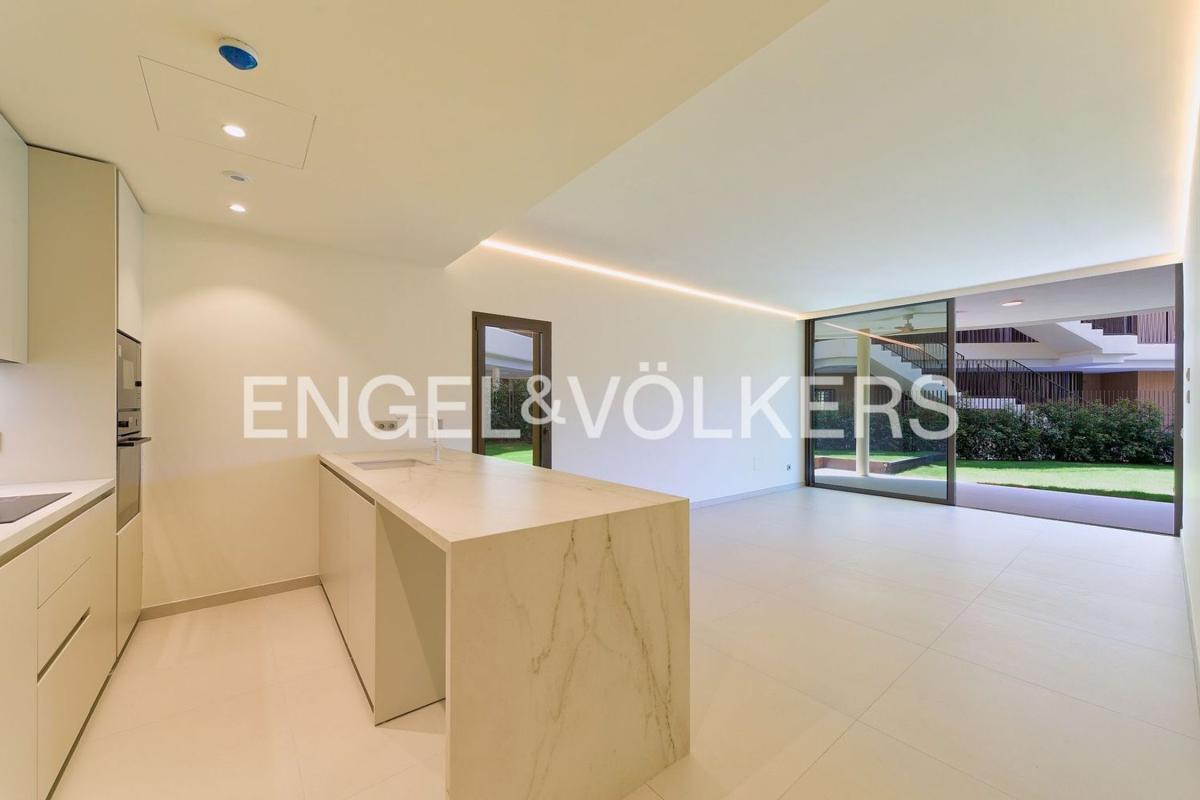 Venta de piso en Piso en Avenida Fuengirola, Las Gaviotas, Fuengirola, Fuengirola
photo 2