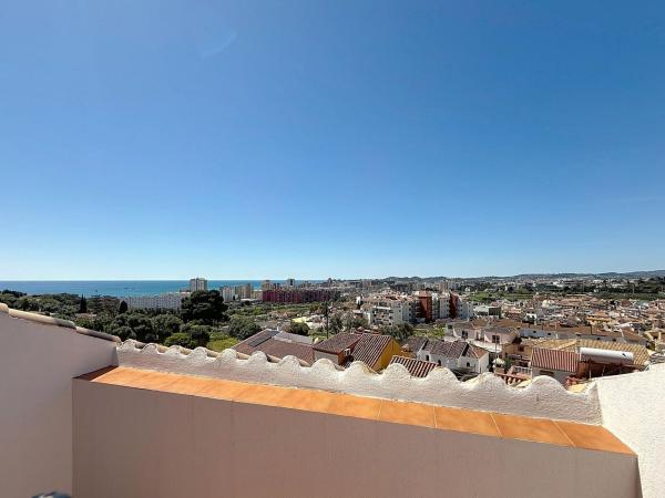 Chalet adosado en Calle Federico García Lorca, Los Pacos, Fuengirola photo 1
