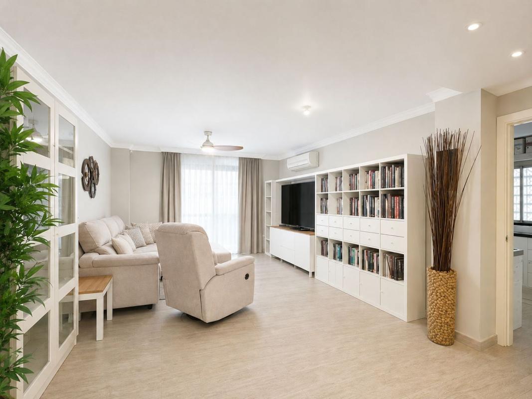Venta de piso en Piso en Zona Sohail, Fuengirola, Fuengirola
photo 2