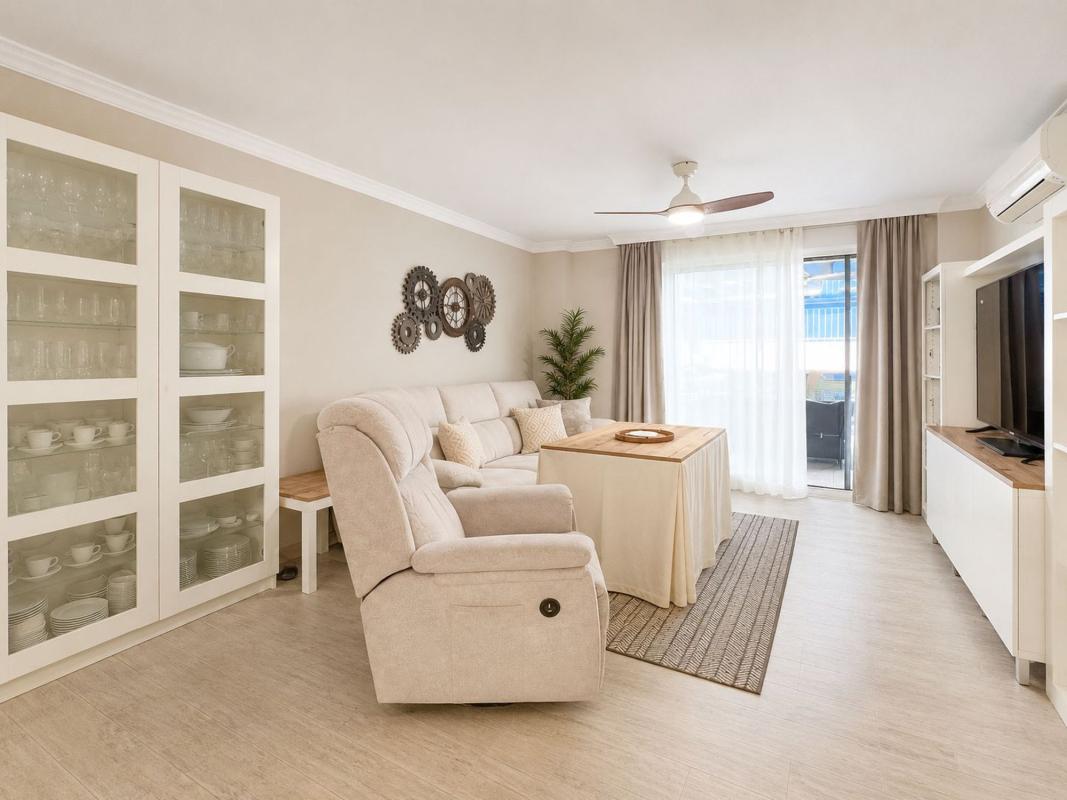 Venta de piso en Piso en Zona Sohail, Fuengirola, Fuengirola
photo 3