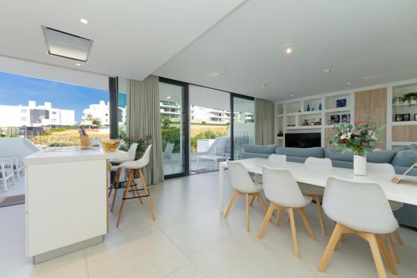 Продажа квартиры на Piso en El Higuerón, Fuengirola, Фуэнхирола
photo 1