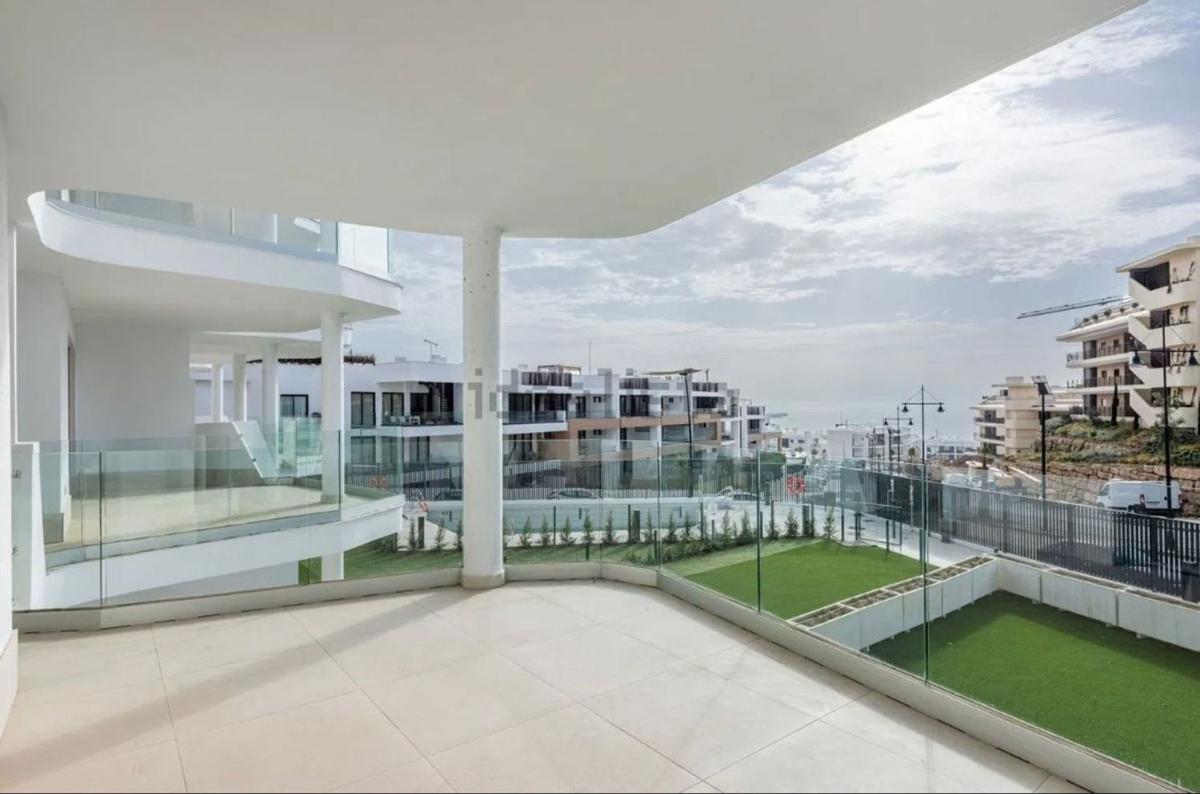 Venta de piso en Piso en Calle Canarios, 112 a, El Higuerón, Fuengirola, Fuengirola
photo 1