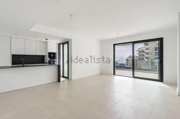Продажа квартиры на Piso en Calle Canarios, 112 a, El Higuerón, Fuengirola, Фуэнхирола
thumbnail 2
