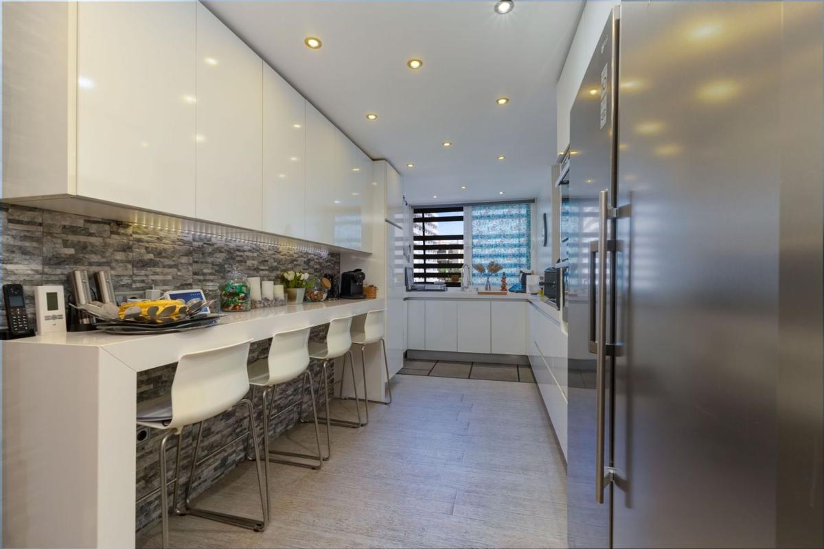 Продажа квартиры на Piso en Zona Sohail, Fuengirola, Фуэнхирола
photo 4